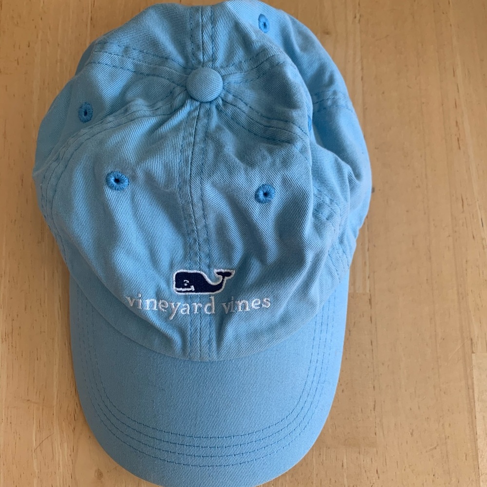 Blue vineyard vines hat